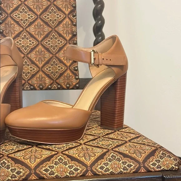 Michael Kors platform heels size 8.5 - Picture 9 of 10